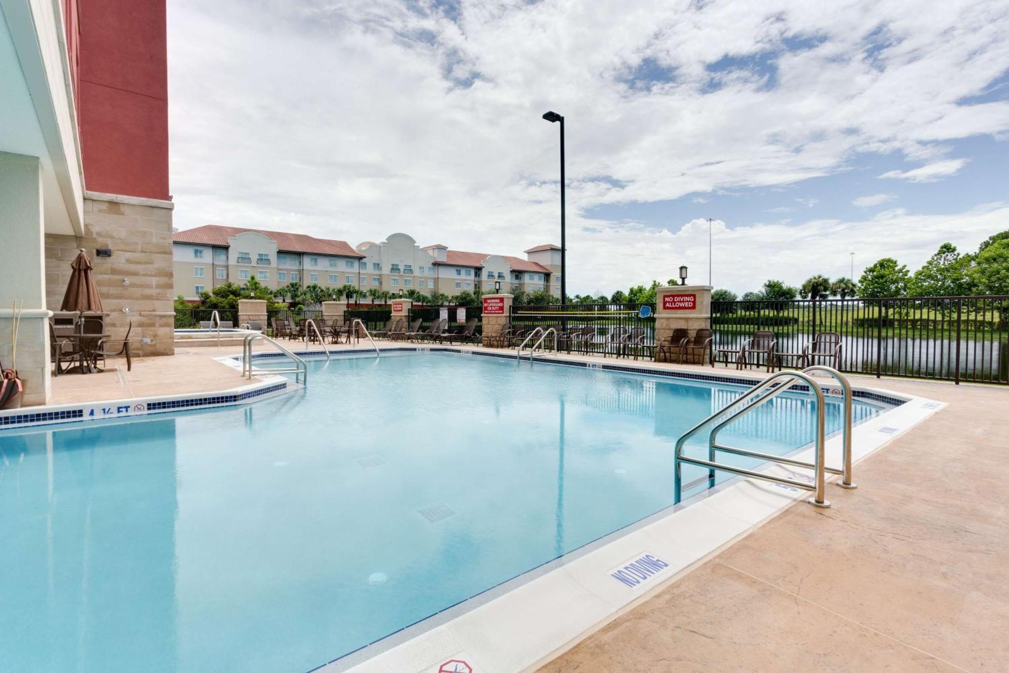 Drury Inn & Suites Fort Myers Airport Fgcu ภายนอก รูปภาพ